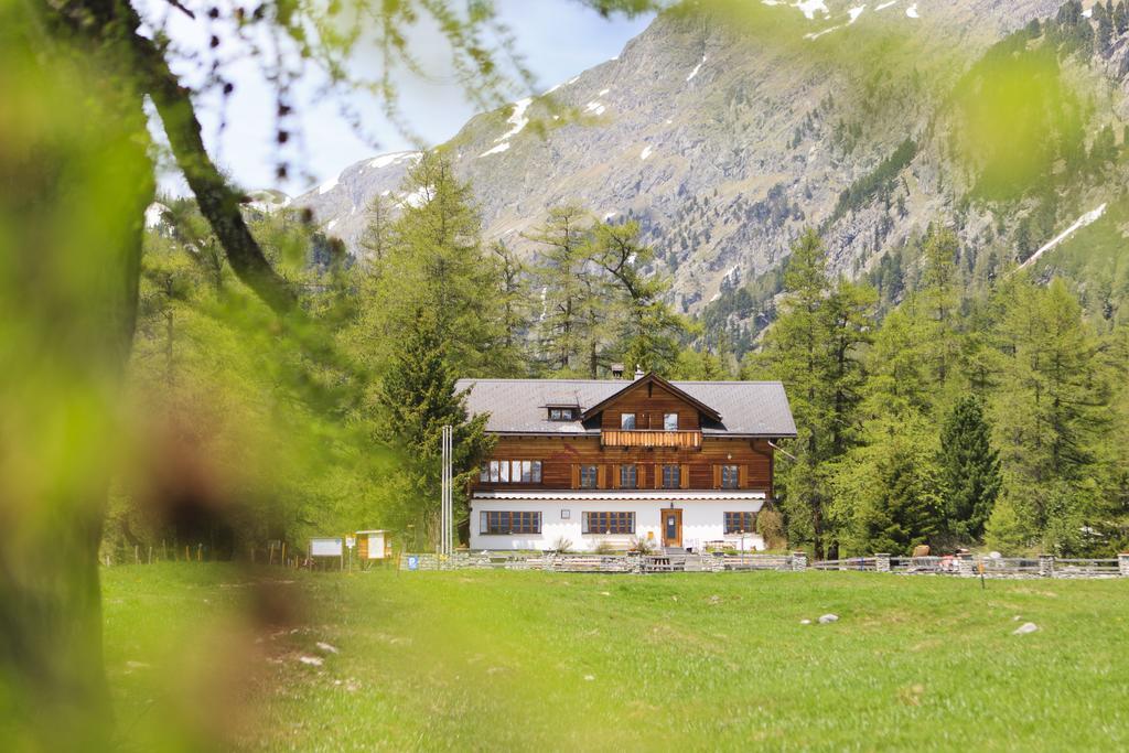 Gasthaus Spinas Bever Extérieur photo